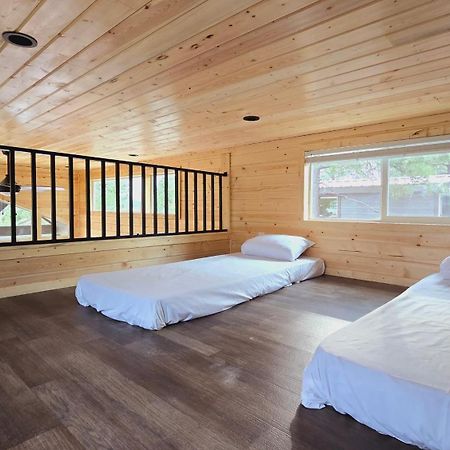 Cabins With A Mountain View 4A Williams Luaran gambar