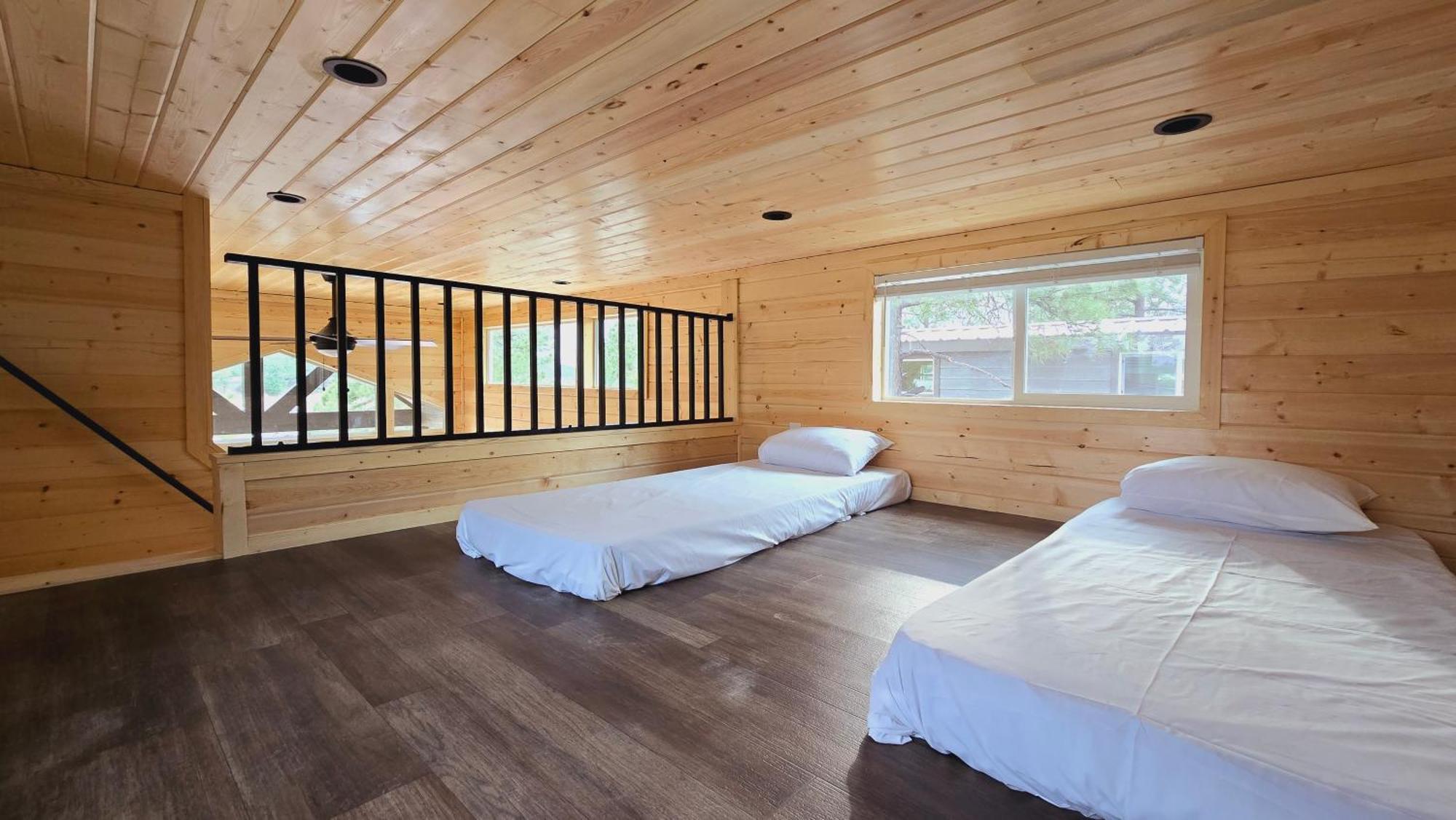 Cabins With A Mountain View 4A Williams Luaran gambar